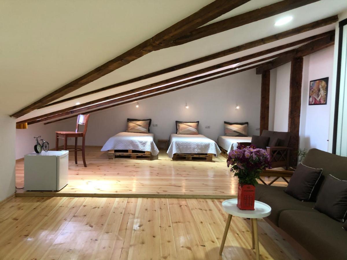 Lika Apartments Tbilisi Ngoại thất bức ảnh